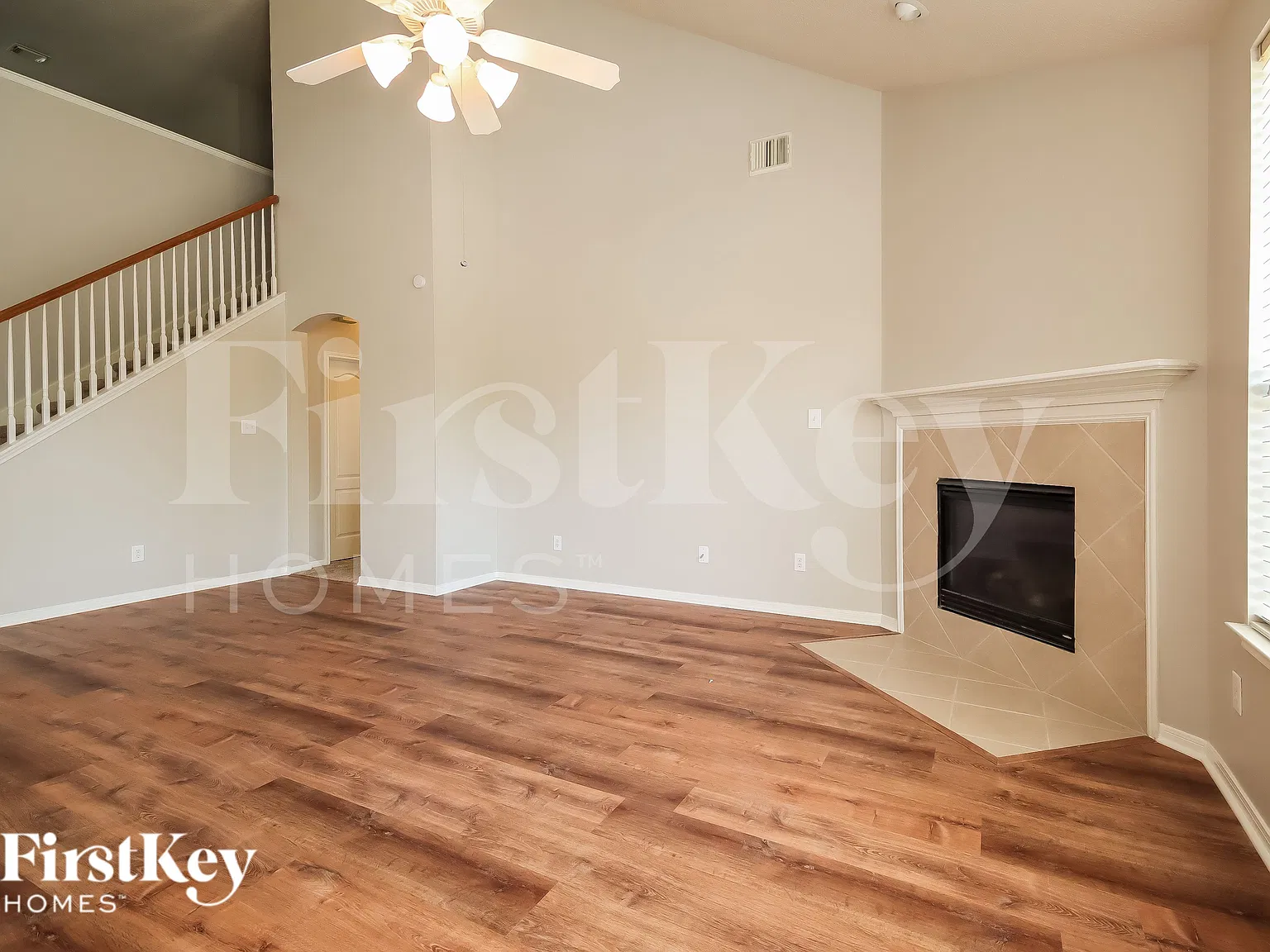 4 bed, 2.5 bath, 2830 sqft, $2,240 — Photo 4