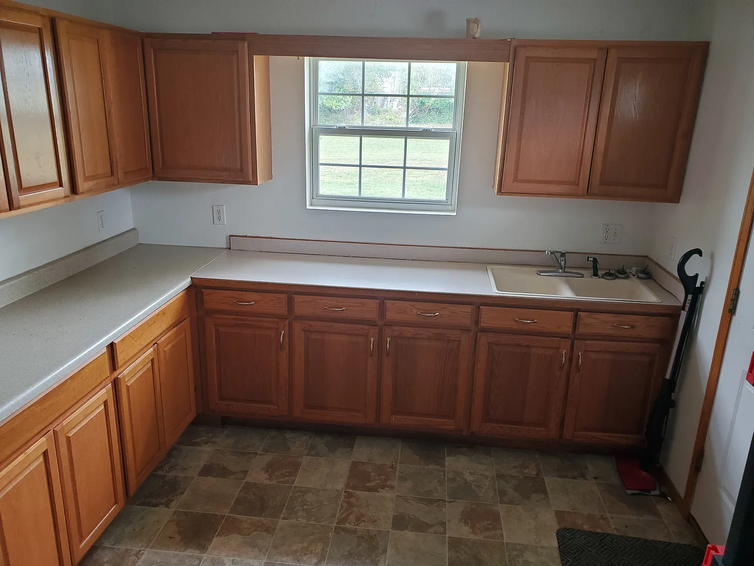 3 bed, 2000 sqft, $1,300 — Photo 4
