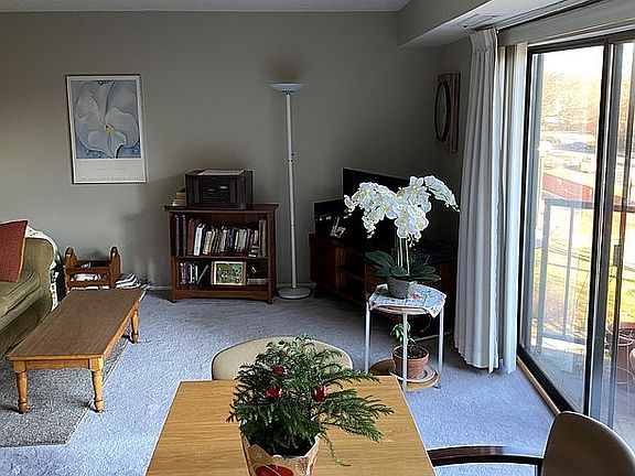 4th image of 111 S Baybrook Dr Unit 411