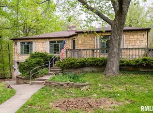 302 E Lancaster St, Washington, IL 61571