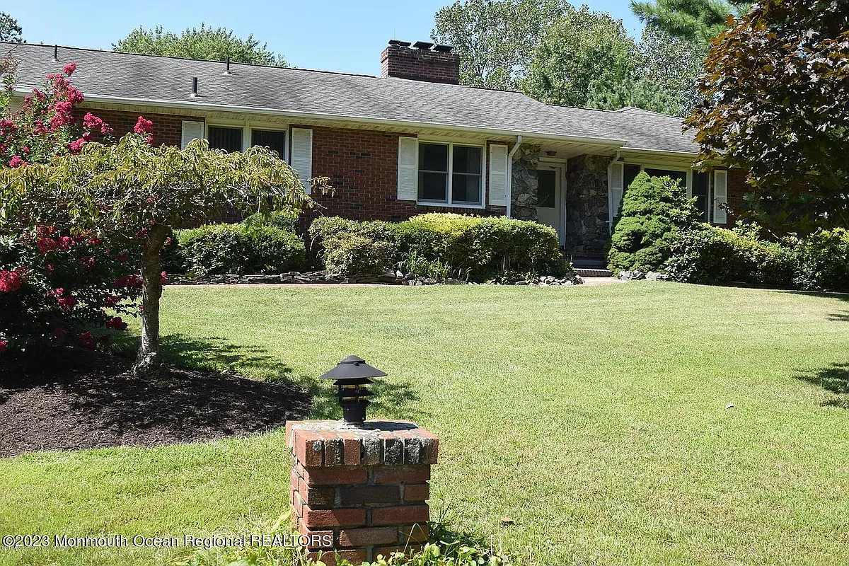 Building Photo - 470 Monmouth Pl