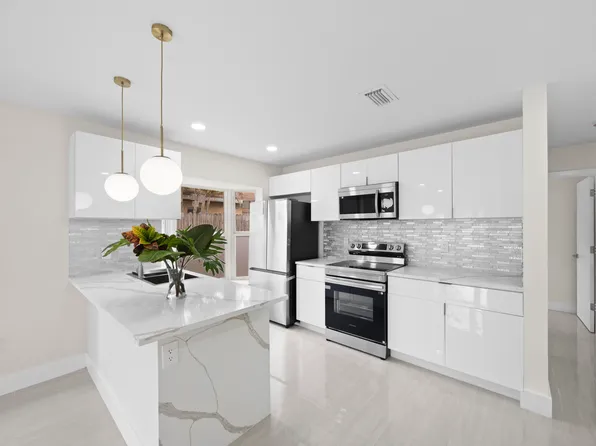 5664 Boynton Crescent, Boynton Beach, FL 33437