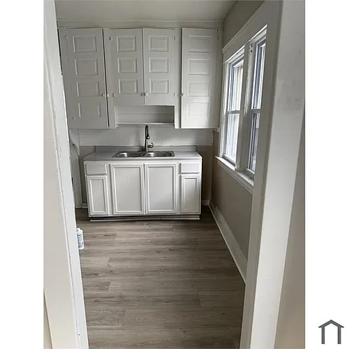 11903 Fairport Ave Photo 1