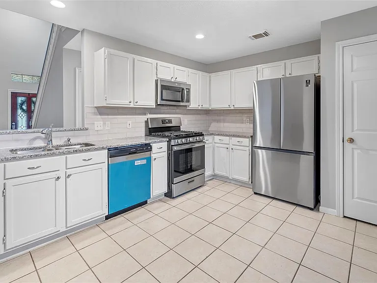 12646 Duchess Ln — Photo 5