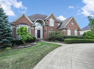 3603 N Century Oak Cir, Oakland, MI 48363
