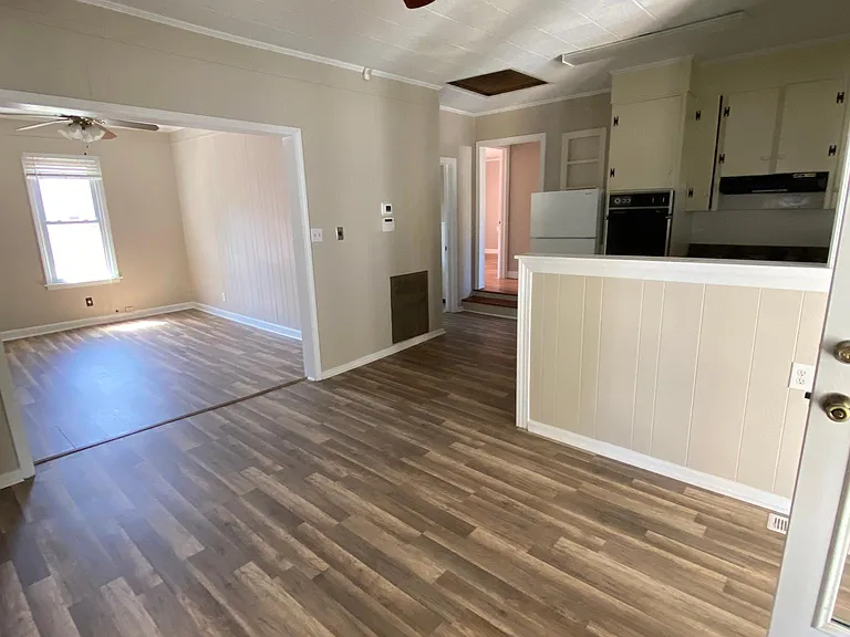 725 Washington St — Photo 4