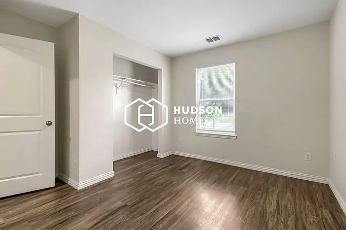 306 Harvey St — Photo 9