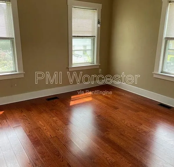 174 Ingleside Ave #1 — Photo 8