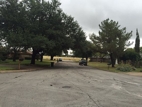 5th image of 8416 Hillcrest Ct