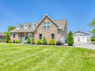 552 Thompson Ln, Portland, TN 37148