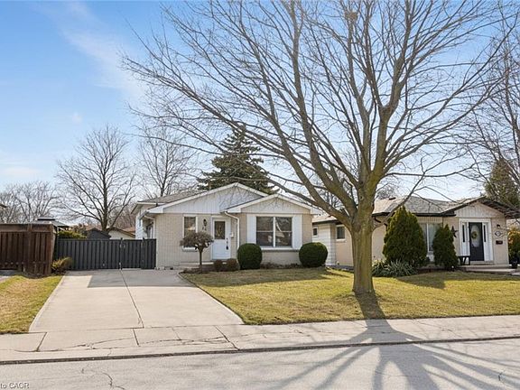 3rd image of 24 Grenoble Rd