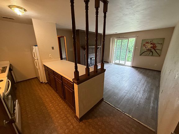 2nd image of 3100 N Molleck Dr