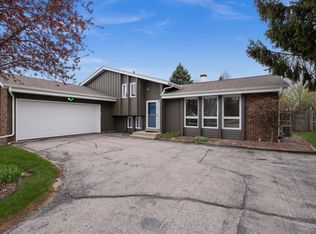 727 Homestead Trl, Grafton, WI 53024