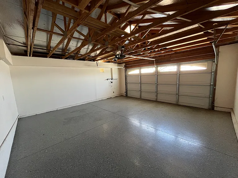 64250 Silver Star Ave — Photo 32