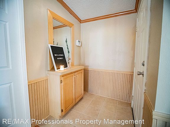 5th image of 227 NW Dudley Loop #326