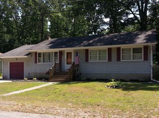 9 Lepky Ave, Cream Ridge, NJ 08514