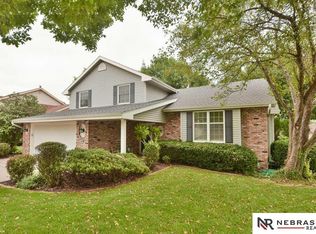 1001 Sterling Dr, Papillion, NE 68046