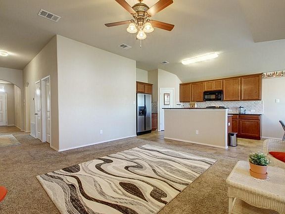 4th image of 207 Marklawn Ln