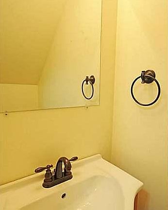 3rd image of 1516 Oak Knoll Ln