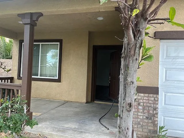 5 bed, 3250 sqft, $4,250 — Photo 2