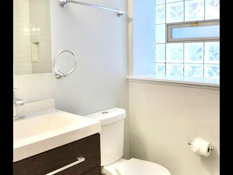 2652 N Harding Ave — Photo 8