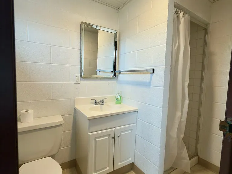 1002 N Pine St — Photo 14