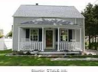 60 Chalker Beach Rd, Old Saybrook, CT 06475