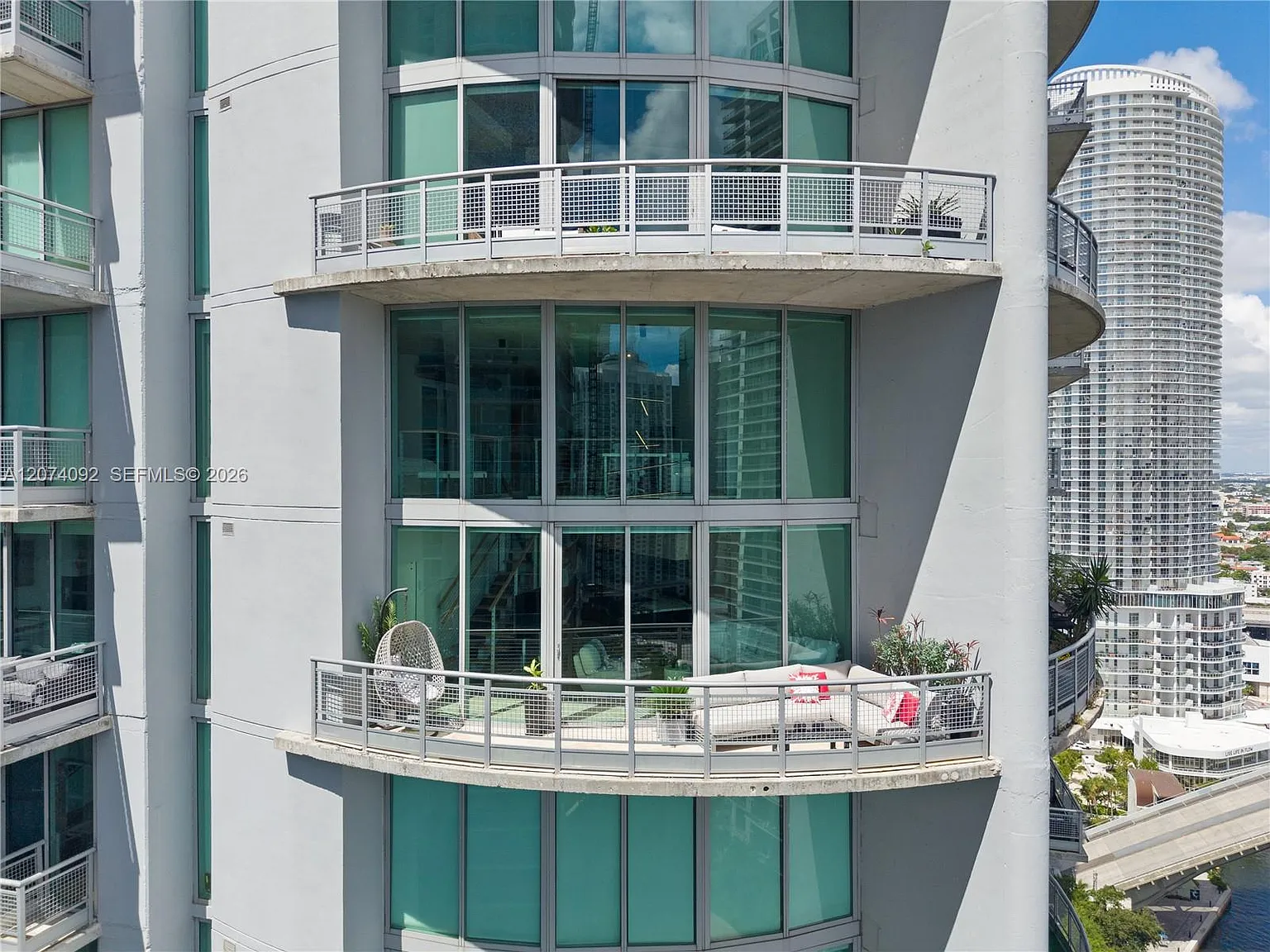 Neo Vertika Condo — Photo 3
