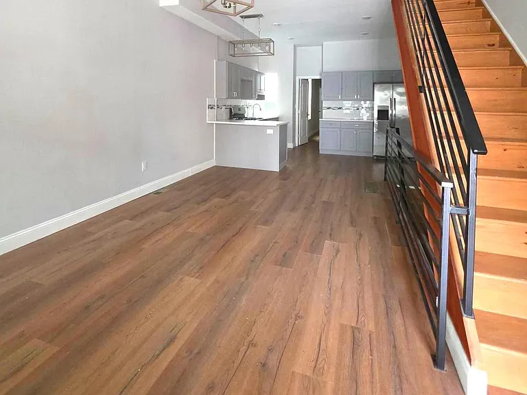 5520 Master St — Photo 1