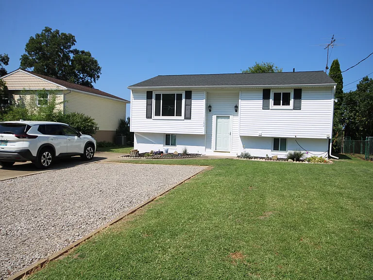 1162 Jackson St — Photo 1