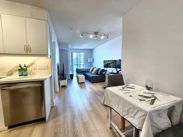 26 Olive Ave #1709, Toronto, ON M2N 7G7
