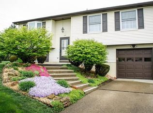 100 Cranbrooke Dr, Coraopolis, PA 15108