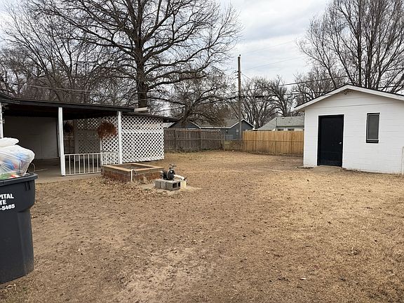 3rd image of 248 S Lamar Ave