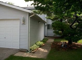 224 Karen Cir, Bolingbrook, IL