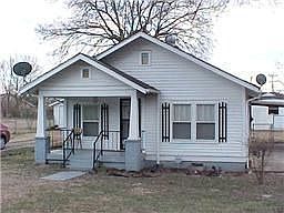 324 Elm St - Front View