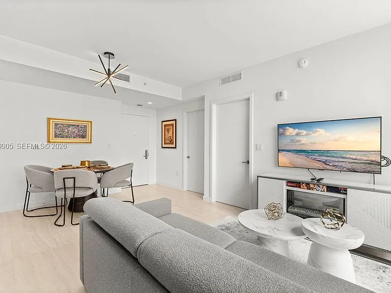 77 SE 5th St #1515 — Photo 14