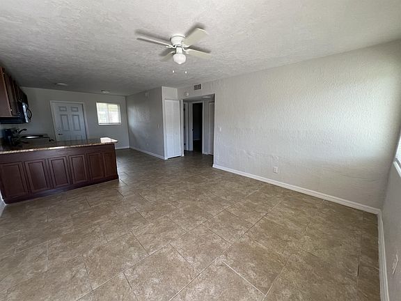 3rd image of 2290 S Palmetto Ave #11201126