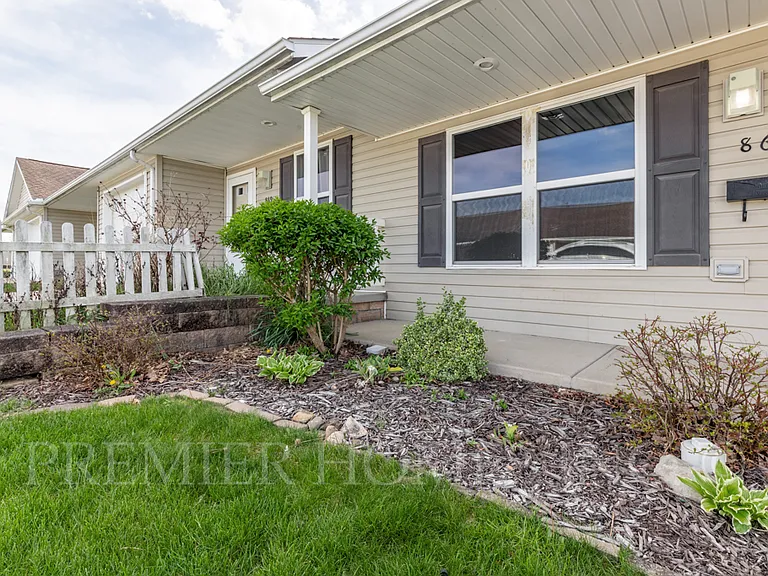 865 Serenity Ln #865 — Photo 2