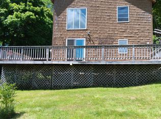 11 Sullivan St, Eastport, ME 04631