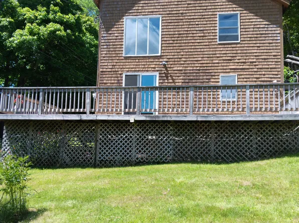 11 Sullivan St, Eastport, ME 04631