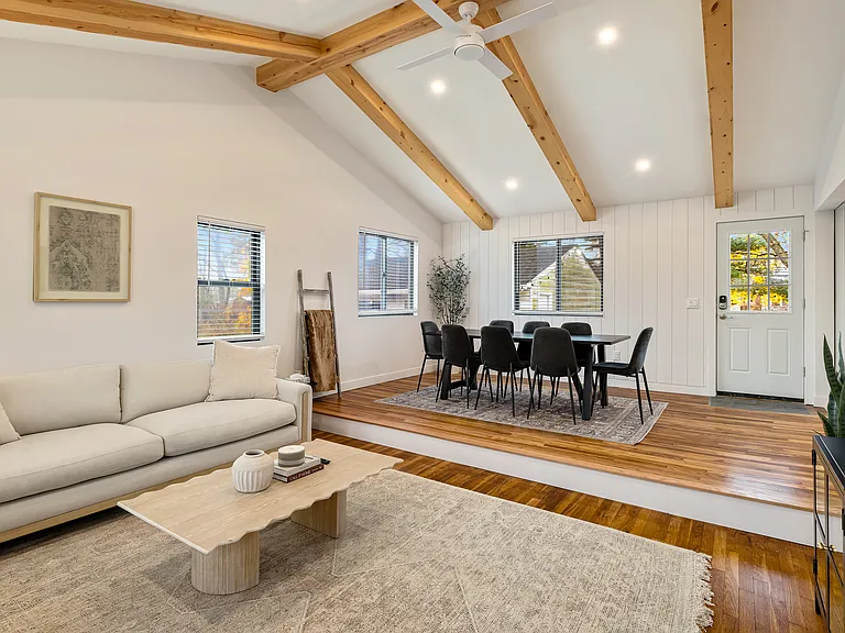 665 E Ridge Rd — Photo 7