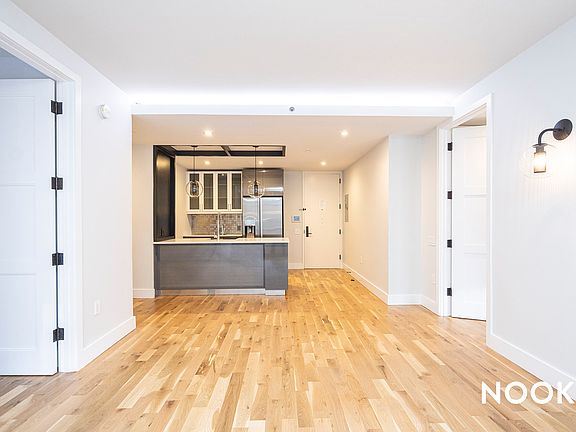 5th image of 670 Pacific St #201