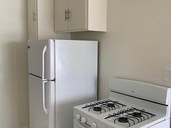 2nd image of 1015 N Stanley Ave #9