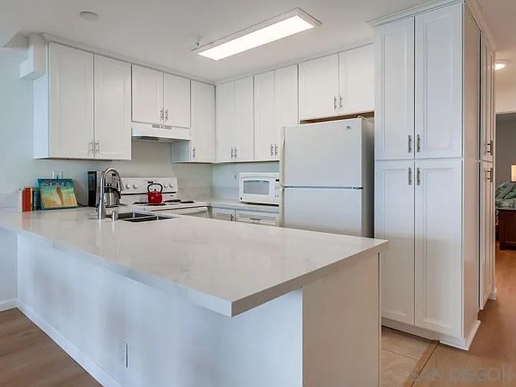2nd image of 4667 Ocean Blvd Unit 311