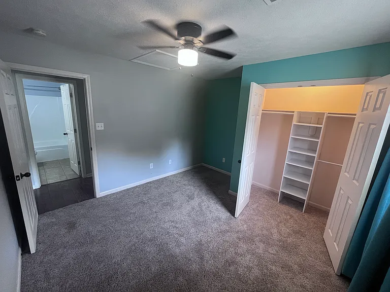 34 Shamsie Dr — Photo 19
