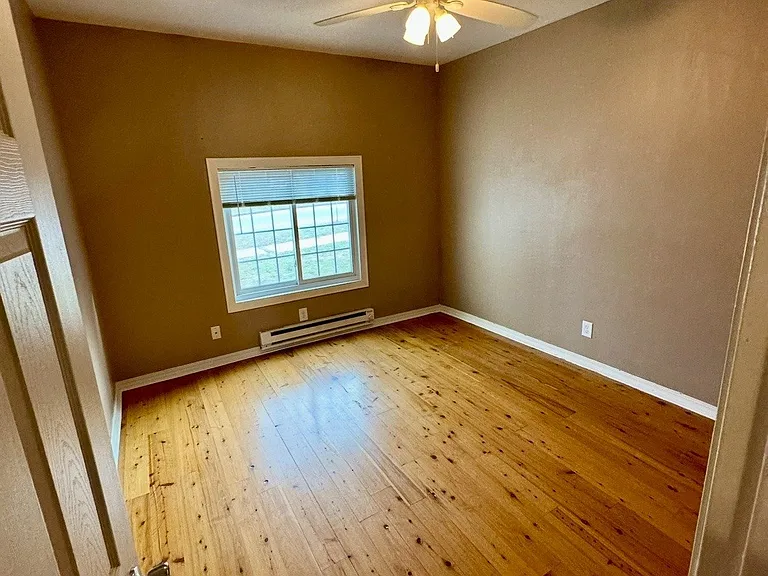 485 Belvidere St E — Photo 8