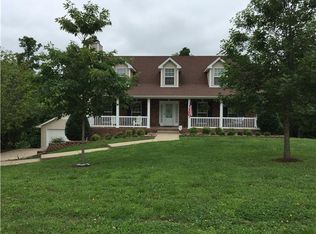 1130 Rustling Oaks Dr, Pleasant View, TN 37146