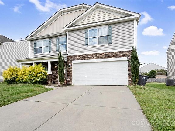 3rd image of 2842 Meadow Creek Dr