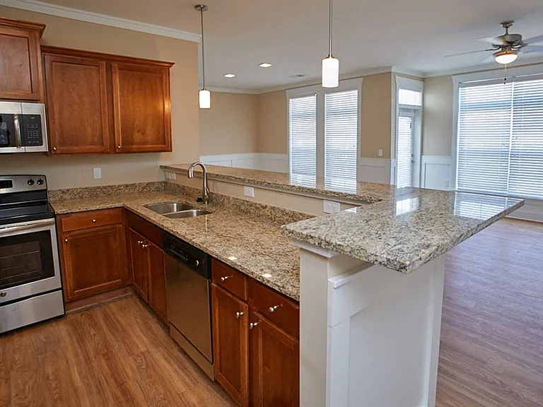 Grand View Luxury Apartments — Photo 10