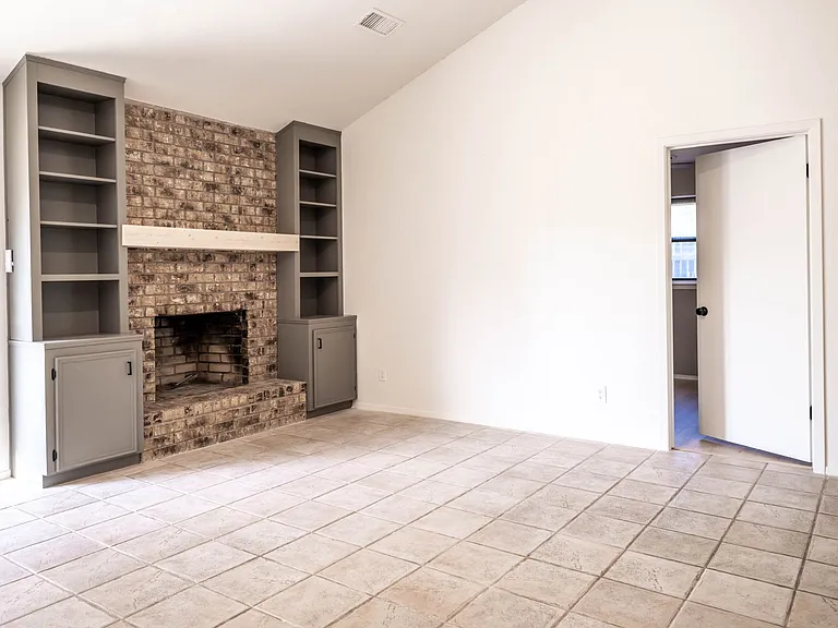 1333 Friars St — Photo 5
